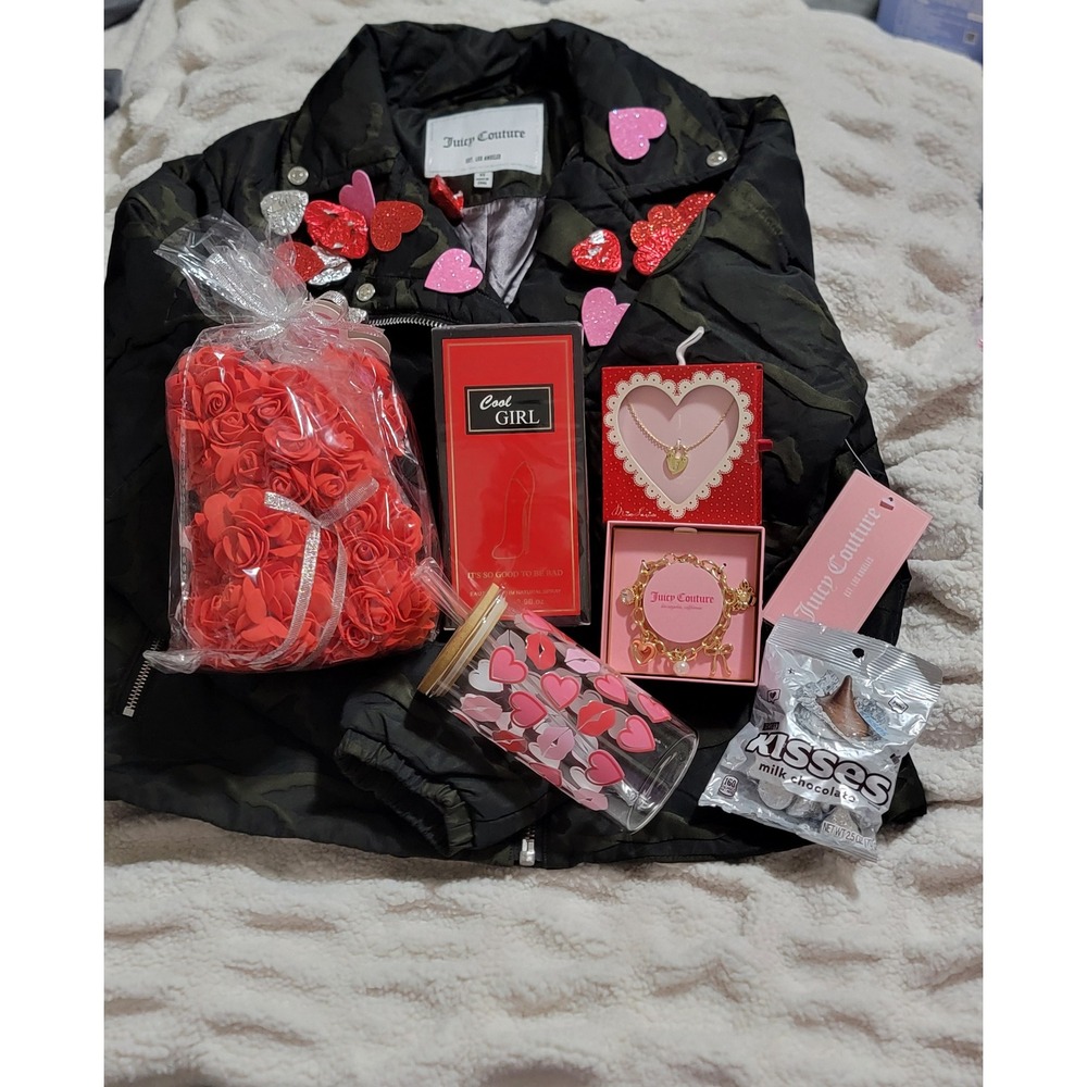 Juicy Couture Camo Puffer‎ Jacket Women's XS  Gift Set Bundle Luxury Valentine